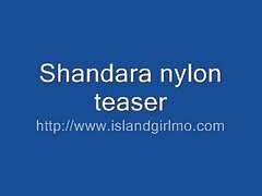 Island girl Shandara in nylons